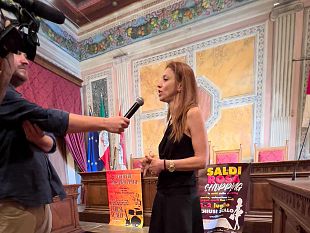 chiusi-scalo-saldi-rosa-shopping-2022