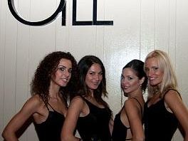 b212131807-riapre-l-otel-variete-nel-fine-settimana-uno-show-natalizio