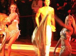 a812161254-capodanno-2009-a-firenze-il-veglione-di-san-silvestro-ad-otel-variete