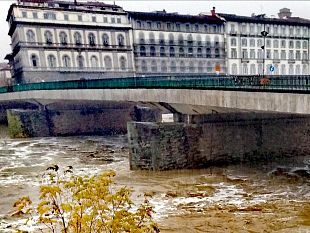 ponte-vespucci-si-cambia-posti-auto-riservati-solo-ai-residenti