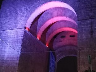 epilessia-torre-san-niccolo-e-porta-san-frediano-si-tingono-di-viola