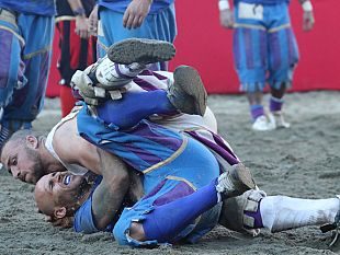calcio-storico-in-diretta-tv-in-chiaro-e-su-dazn