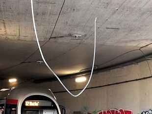 trancio-linea-di-contatto-tramvia-rintracciato-lautista-del-camion