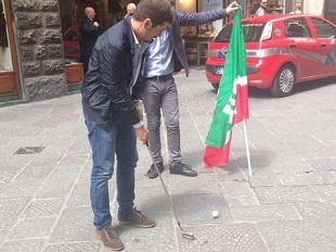 candidato-sindaco-gioca-a-golf-tra-le-buche-di-firenze