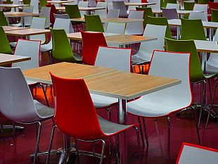pizza-con-muffa-in-una-scuola-di-firenze