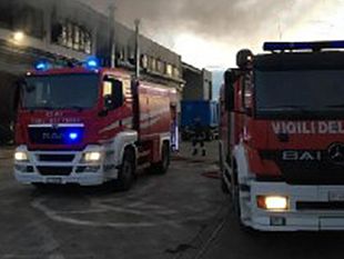 comeana-a-fuoco-capannone-pieno-di-rifiuti-industriali