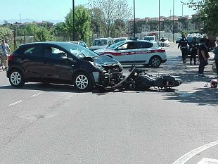 scontro-auto-moto-in-via-minervini
