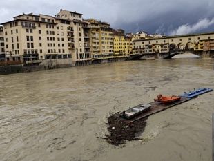 maltempo-a-firenze-alle-12-scatta-il-codice-rossp