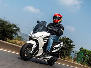 aprilia-sxr-160-scooter-dellanno-in-india