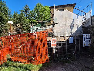 restauro-del-lavatoiofonte-con-tabernacolo-in-via-del-ferrone