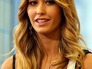 b108031426-elena-santarelli-guest-star-della-serata-heineken