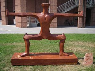 b307241728-le-sculture-di-choi-yoon-sook-nel-centro-storico-di-castelfiorentino