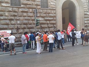 manifestazione-per-il-diritto-alla-casa