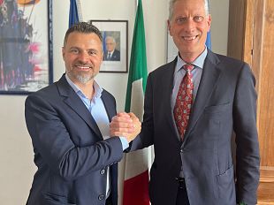 moda-a-bagno-a-ripoli-lalta-scuola-di-pelletteria-italiana