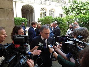 acciaierie-di-piombino-rossi-se-domani-arriva-lok-allaccordo-pronto-un-pegaso-della-toscana-per-calenda