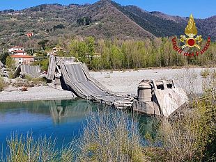 crollo-del-ponte-sul-fiume-magra