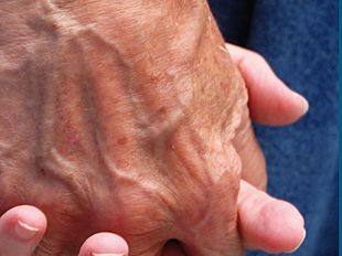 a-prato-scatta-la-gentilezza-concorso-fotografico-per-le-scuole