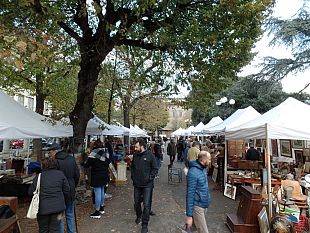 indipendenza-antiquaria-grande-successo-per-il-vintage-in-centro-storico