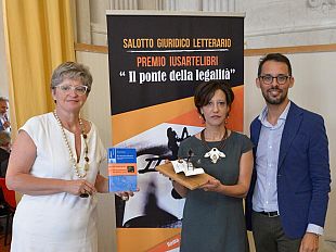successo-della-prima-edizione-del-premio-letterario-giuridico-iusartelibri