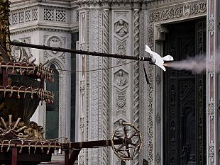 pasqua-a-firenze-volo-perfetto-della-colombina