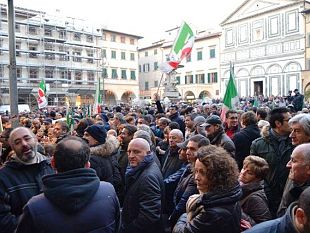 b312081124-matteo-renzi-ha-chiuso-la-sua-campagna-a-empoli-in-una-piazza-gremita