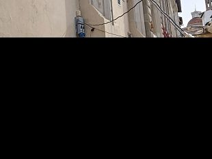 linotype-la-lapide-a-giovanni-becciolini-tra-bancarelle-e-cavi-volanti