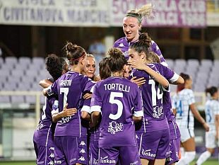 viola-femminile-che-prima-poker-allinter