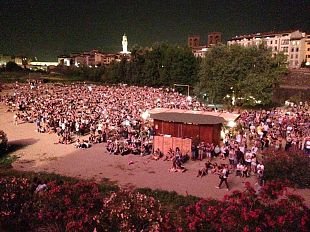 estate-a-firenze-laspiaggia-contesa-lo-spazio-estivo-finisce-al-tar