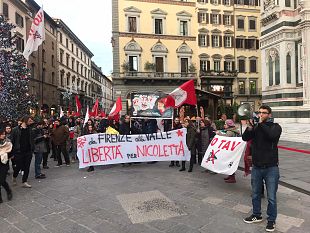 200-dalla-prefettura-al-duomo-per-chiedere-la-liberazione-di-nicoletta-dosio