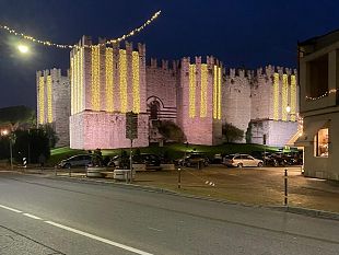 prato-illuminata-per-le-feste-2022-2023-che-bella