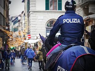 la-polizia-presidia-le-piazze-fiorentine-rinforzi-da-altre-citta