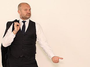 intolleranza-zero-il-comico-milanese-pucci-allobihall-di-firenze