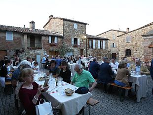 girogustando-litalia-del-gusto-sincontra-in-cucina