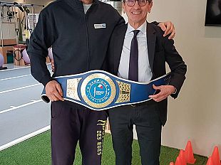 la-boxe-contro-il-morbo-di-parkinson-limpegno-del-campione-vigan-mustafa
