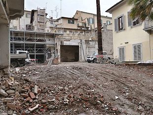 ex-teatro-delloriuolo-dopo-la-demolizione-la-vita-nuova