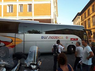 pullman-bloccato-firenze-incastrata