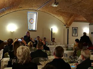 il-vino-raccontato-da-leonardo-romanelli-dalle-anfore-al-mare
