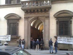 senza-casa-a-firenze-consiglio-regionale-della-toscana-occupato