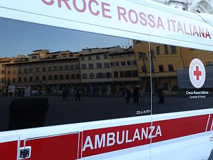 a-firenze-aggrediti-gli-operatori-dellambulanza-della-croce-rossa