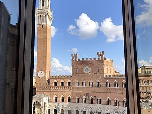 la-cultura-che-si-vive-con-affaccio-su-piazza-del-campo