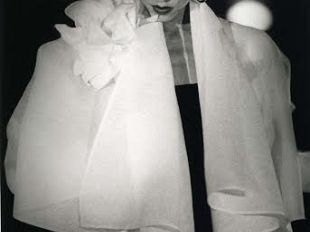 b401311710-la-camicia-bianca-secondo-me-gianfranco-ferre-grande-moda-a-prato