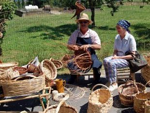 a805061328-5a-festa-delle-erbe-palustri-il-18-maggio-2008
