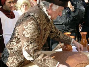 a902281949-vernio-domani-corteo-storico-e-polenta-dolce-per-la-festa-della-miseria-alla-433-esima-edizione