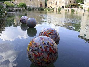 b307251637-forme-nel-verde-arte-e-musica-a-san-quirico-d-orcia-e-bagno-vignoni