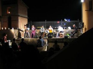 b003021432-venerdi-incontro-impossibile-tra-tonino-trivigno-e-sherlock-holmes