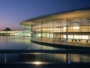 a405010027-il-15-maggio-a-partire-dalle-1015-nel-salone-dei-cinqucento-di-palazzo-vecchio-lord-norman-foster-e-ron-dennis-parleranno-con-philippe-daverio-del-rapporto-tra-architettura-e-committenza