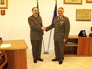 a912141841-firenze-la-direzione-di-amministrazione-dell-esercito-cambia-il-comandante