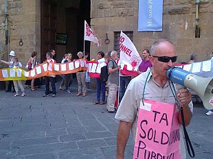 b207251449-protesta-alta-velocita-a-firenze-un-serpentone-colorato-nel-centro-storico