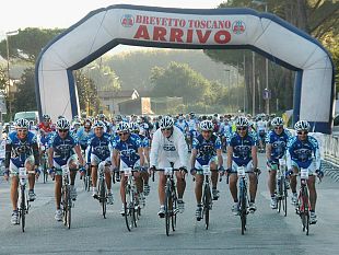 b009130011-oltre-2000-ciclisti-hanno-pedalato-per-firmo