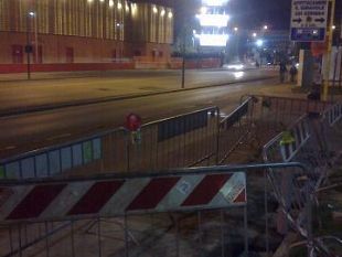 b210191450-arriva-la-pensilina-bus-davanti-a-i-gigli-dopo-soli-15-anni-dall-apertura